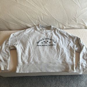 Abercrombie & Fitch 90s Sports & Leisure Cropped Graphic Crewneck Sweatshirt